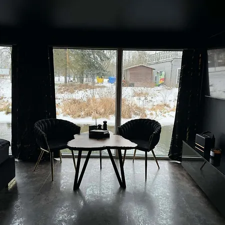 5 Na Wodzie Z Sauna- Barka 公寓 *