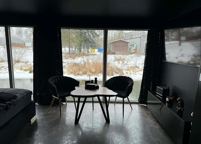 5 Na Wodzie Z Sauna- Barka 公寓 *